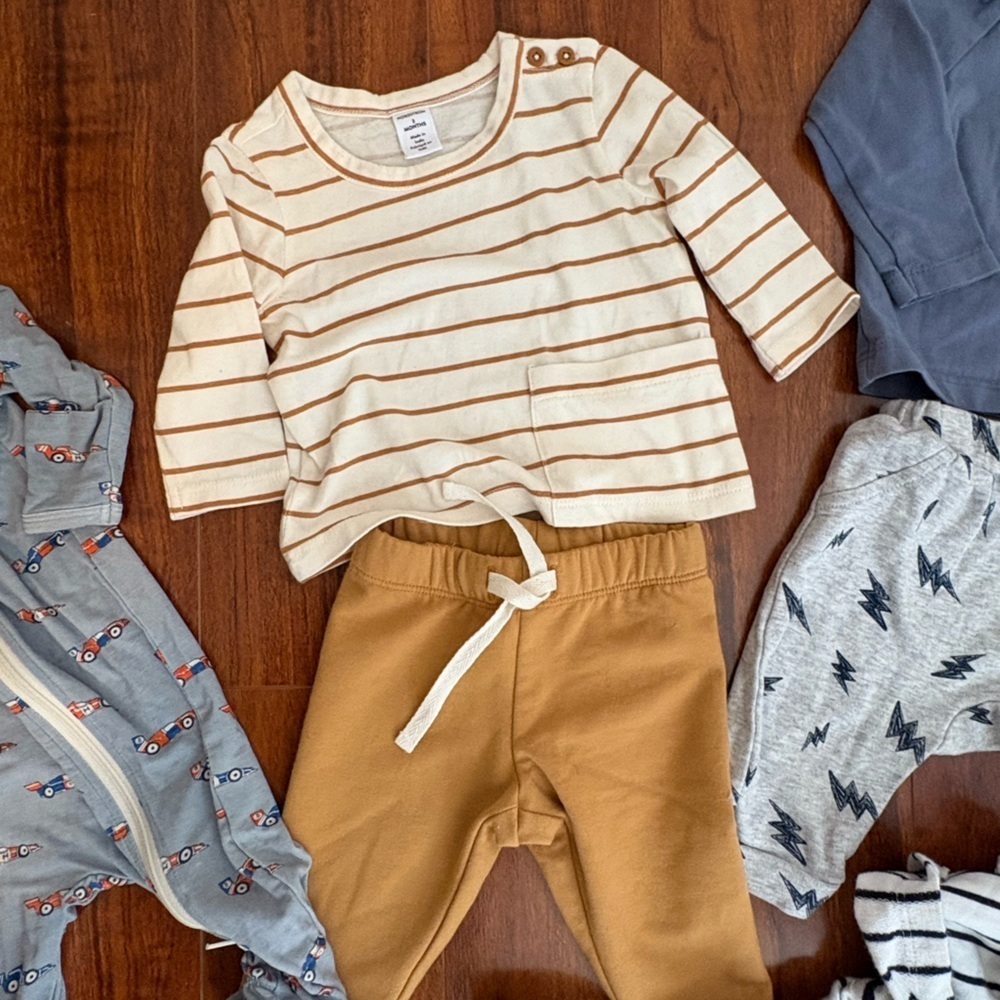 10 Piece Baby Clothes Bundle Size 3 - 6 M Nordstrom, Bloomingdale’s, MINICLASIX - Picture 5 of 9